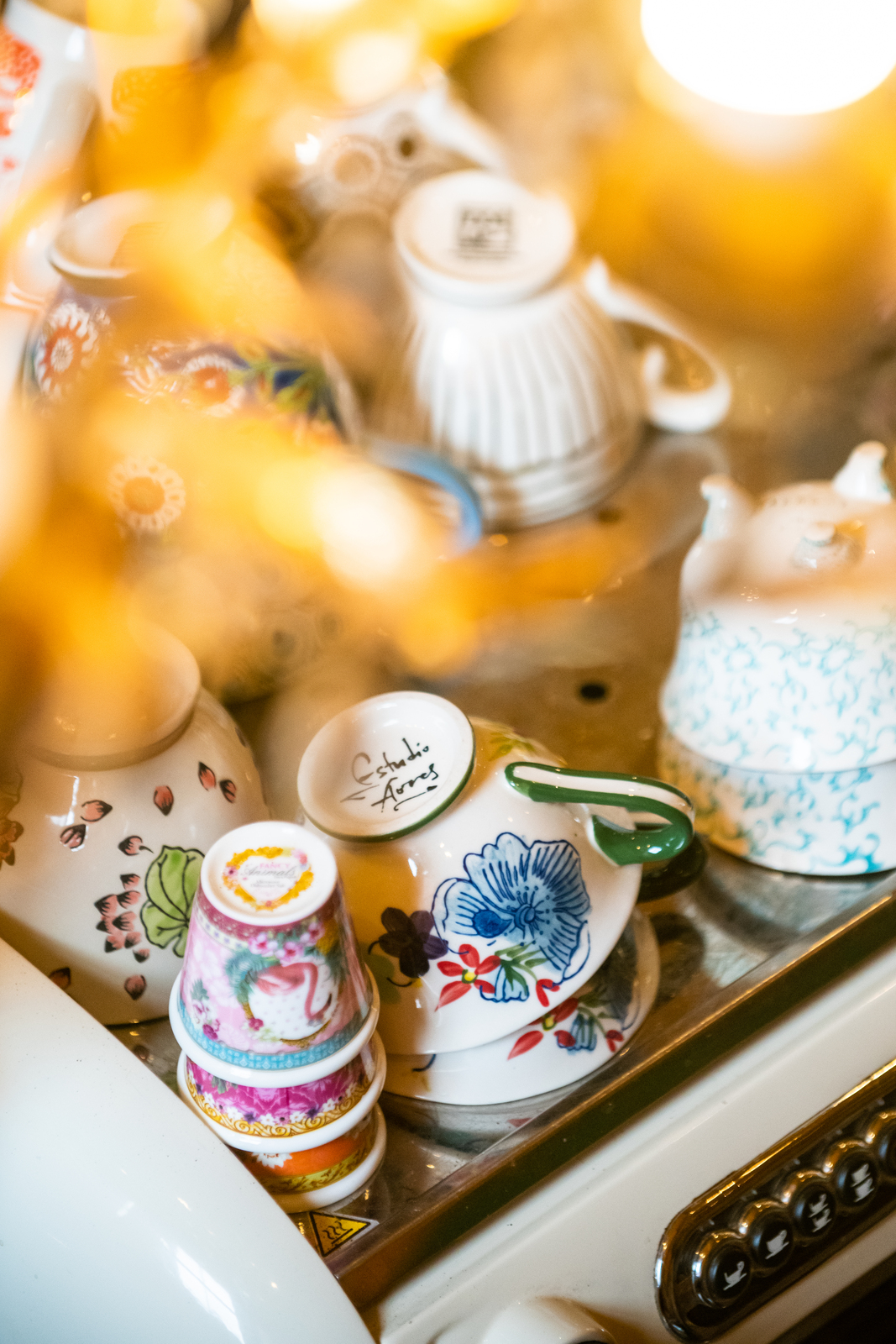 Teacups turned upside down with blurry effect